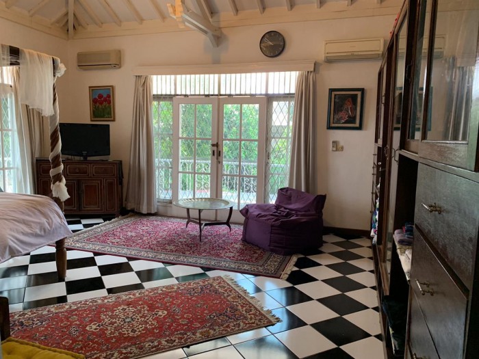 Rumah dijual di Jl. Raya Jagakarsa Jakarta Selatan